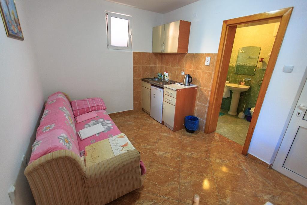 Apartments Vitic Sutomore Habitación foto