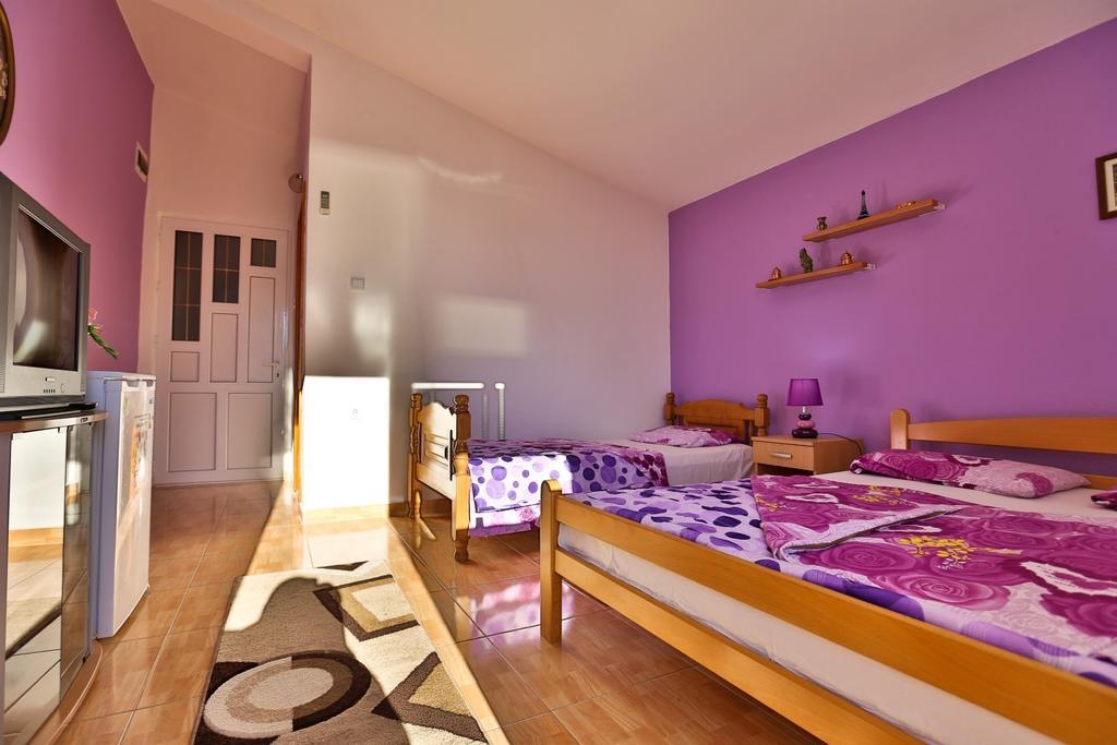 Apartments Vitic Sutomore Habitación foto