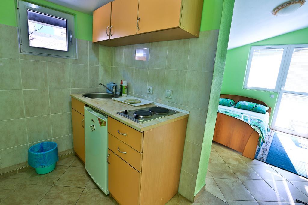 Apartments Vitic Sutomore Habitación foto